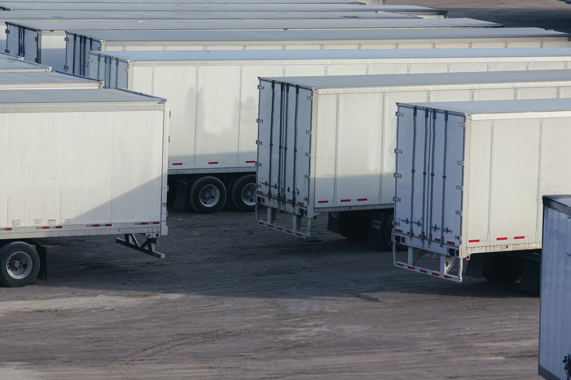 trailer-security-solution-with-fmb965-tracker-1920x1280.png