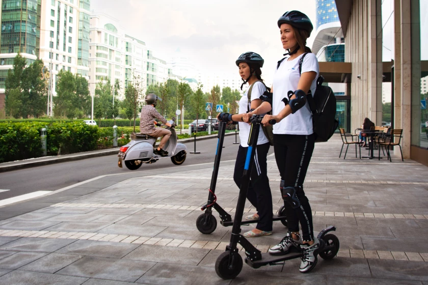 MANAGEMENT OF E-SCOOTER AND E-MOPED SHARING SERVICES
